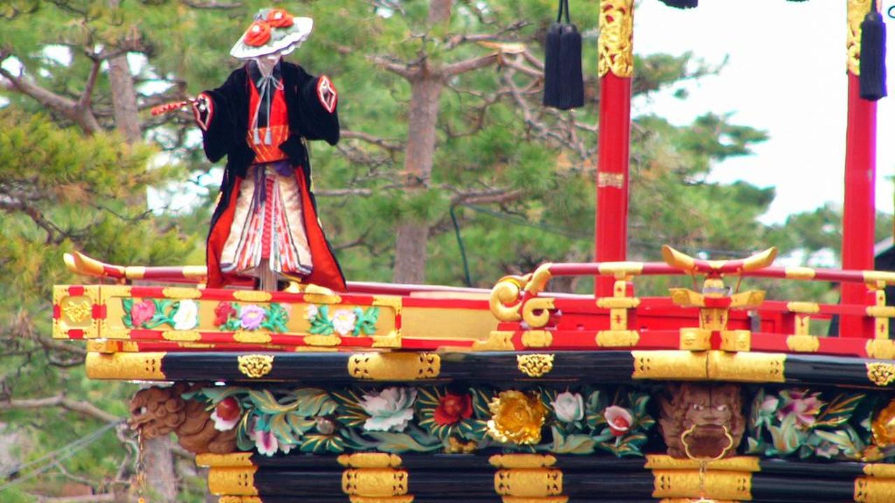 In Japan, Autumn Means a Parade of (Not-at-All-Creepy) Robot Puppets