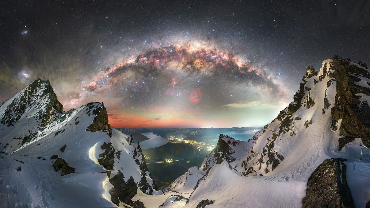 NEW COSMOS OF PHOTOGRAPHY Vol.6 1996年12月 These Ten Breathtaking Images From the 2026 Milky Way Photographer