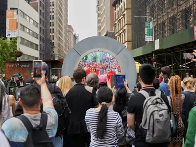 The portals were unveiled on May 8 in Manhattan&#39;s Flatiron District and on Dublin&#39;s&nbsp;O&#39;Connell Street.