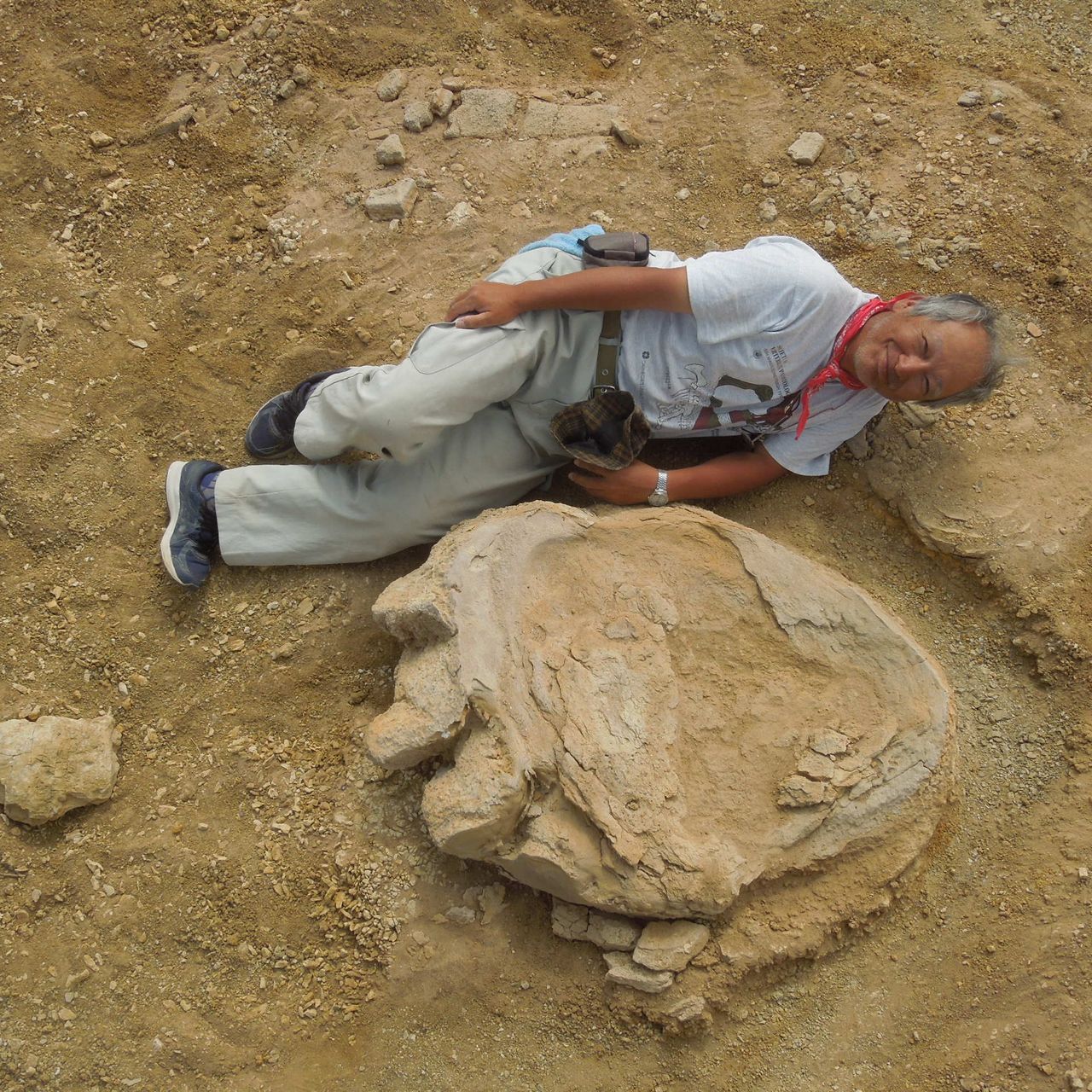 画材 Golem footprints Researchers Just Discovered One of the Largest Dinosaur Footprints
