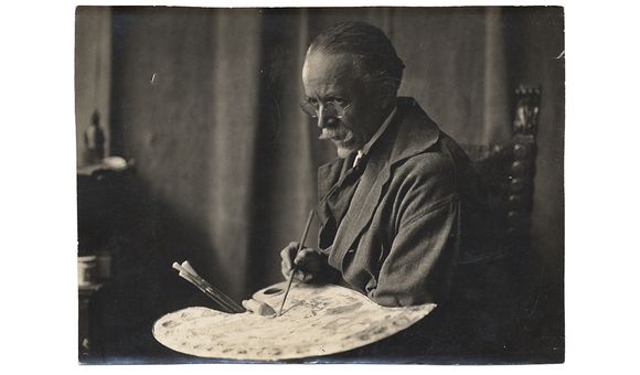 Portrait of Henry Ossawa Tanner with a palette, circa 1935 / unidentified photographer. Henry Ossawa Tanner papers, 1860s-1978, bulk 1890-1937. Archives of American Art, Smithsonian Institution.