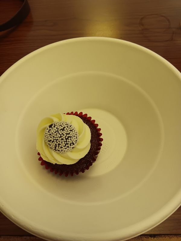 A magical cupcake in my plate!!!! thumbnail