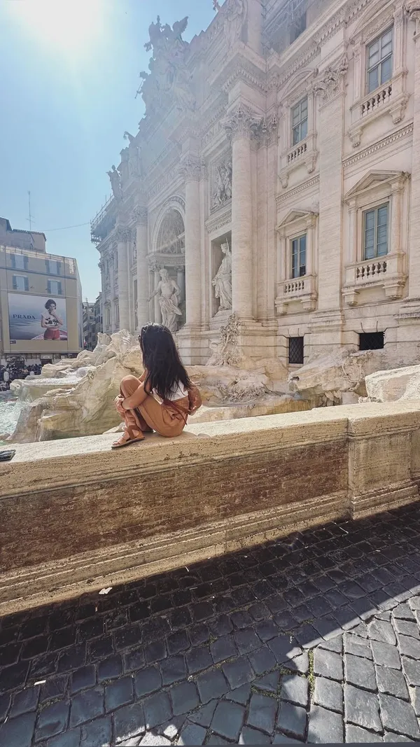 Trevi Fountain, Rome thumbnail