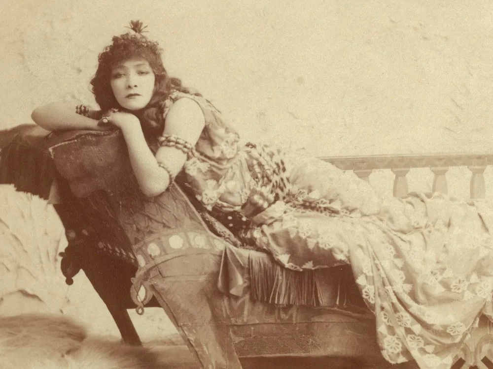 Sarah Bernhardt as Cleopatra in 1891