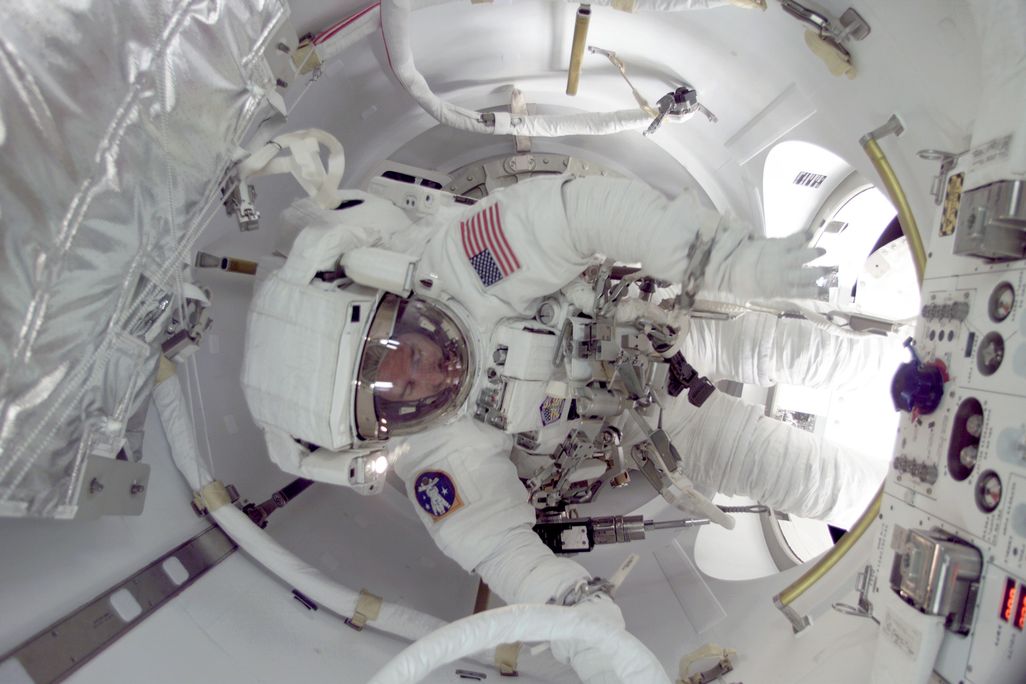 inside airlock.jpg