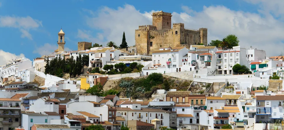  The white hill town of Antequera, with the fortress at center 