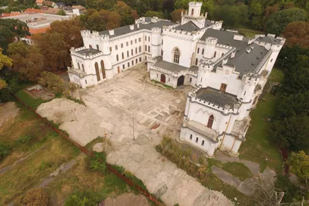 The aqueduct was found on the grounds of the Rusovce Mansion.