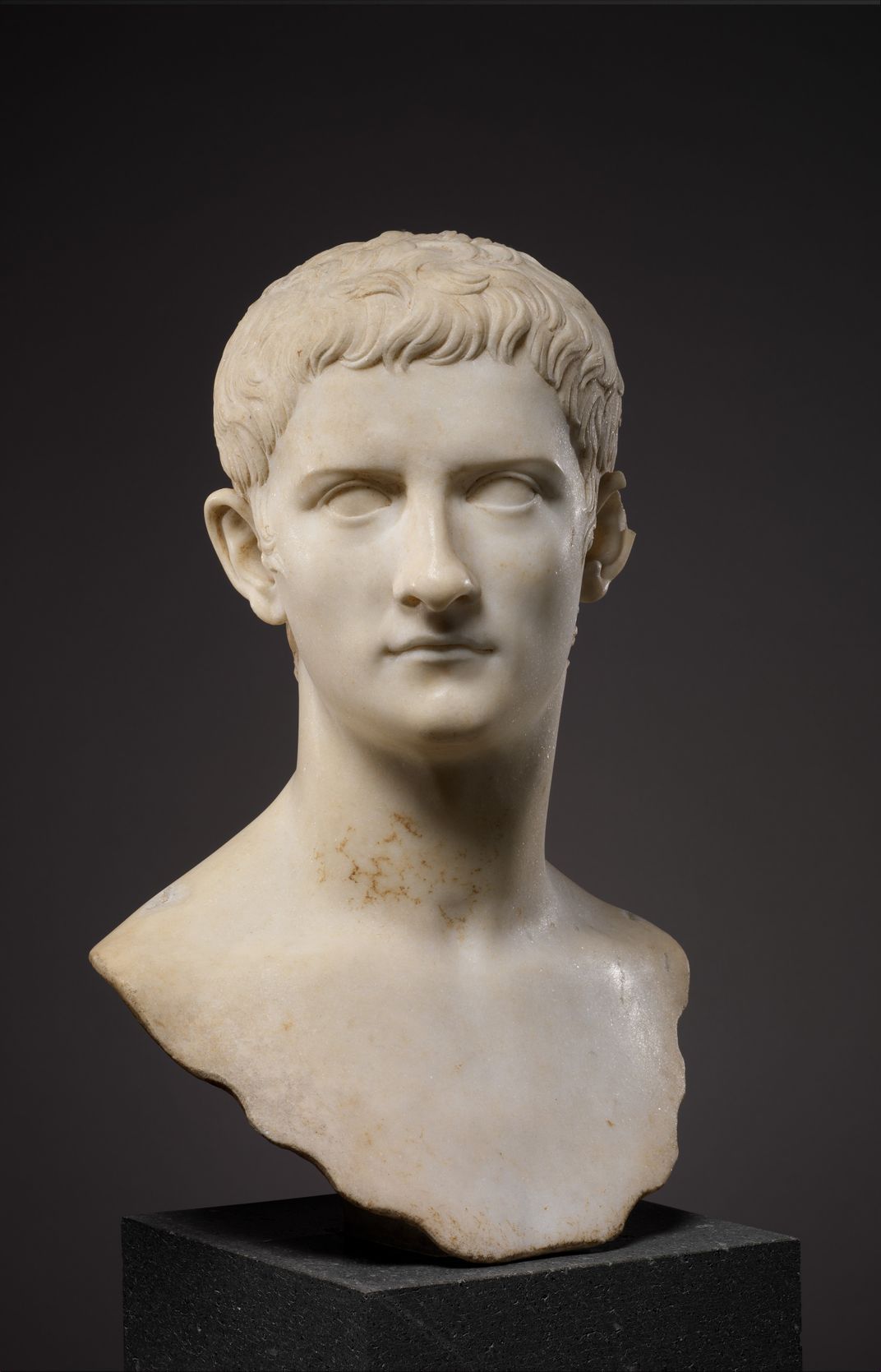 Buste en marbre de l'empereur Gaius, dit Caligula