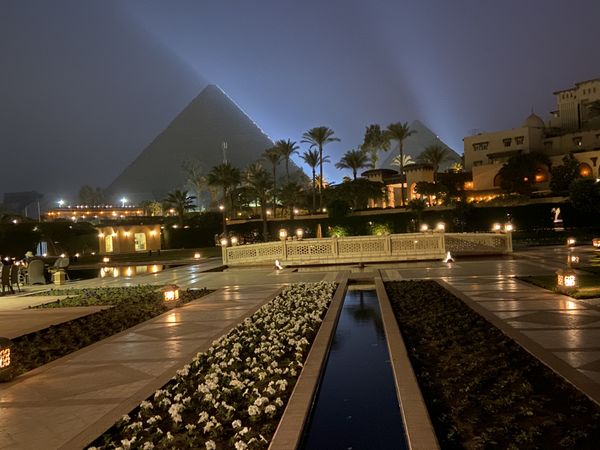 Great Pyramids of Giza thumbnail