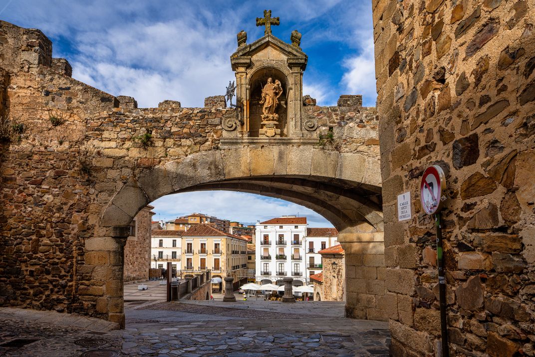 Arco de la Estrella in the main square of Cáceres