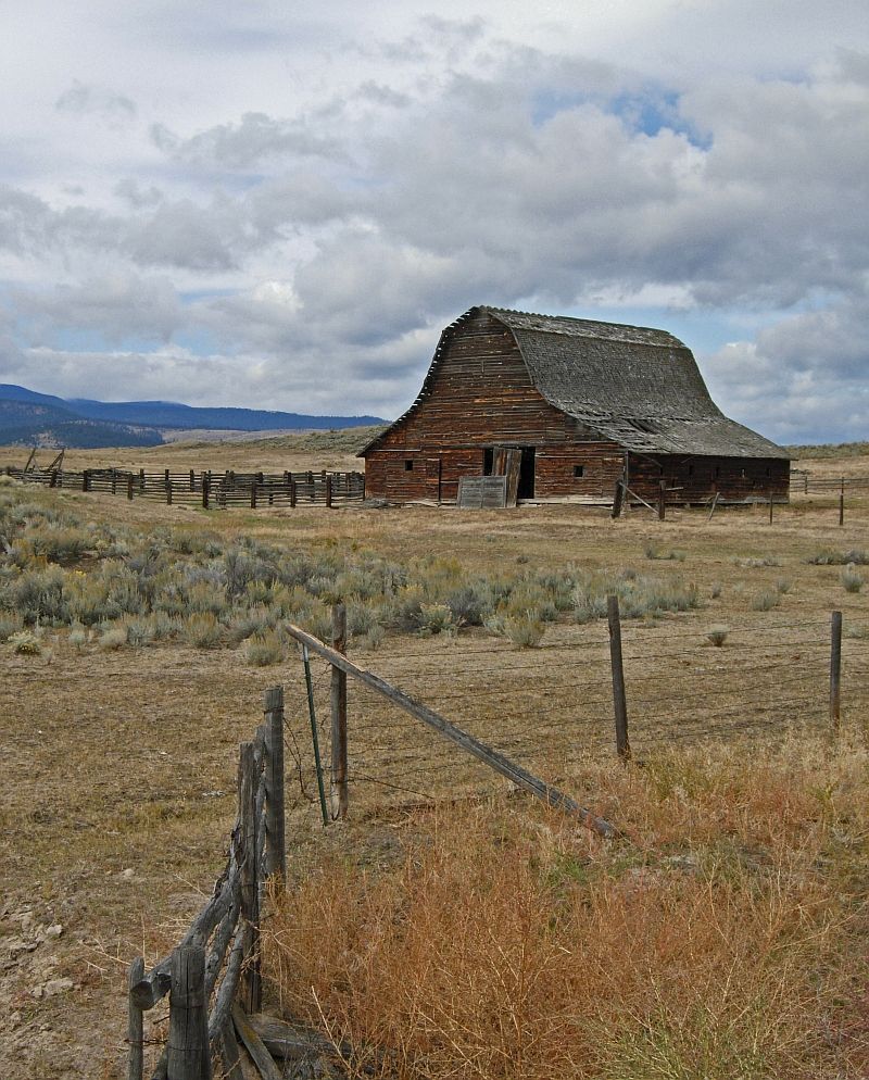 Silent farm yard | Smithsonian Photo Contest | Smithsonian Magazine