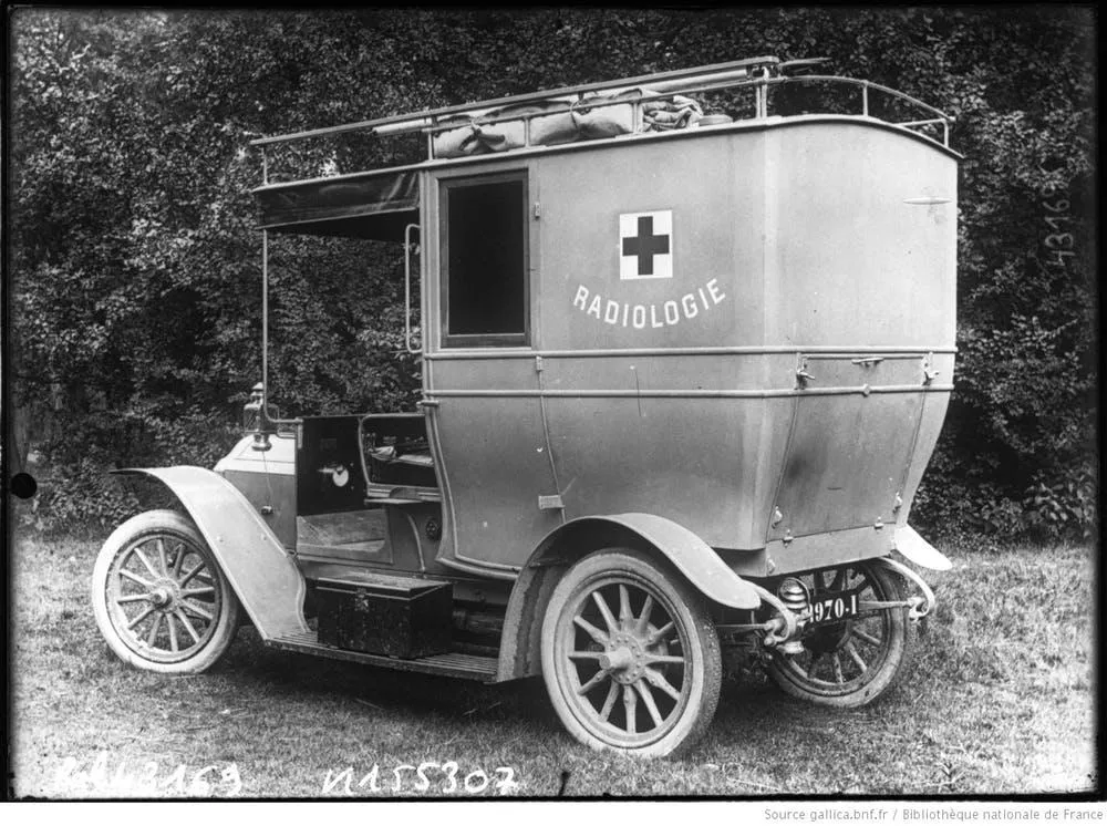 One of Curie’s mobile units used by the French Army