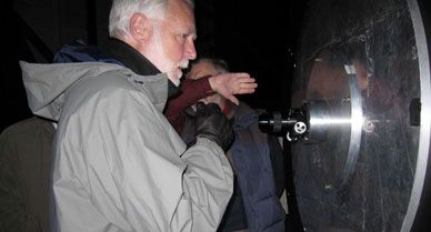 An eyepiece on the 6.5 meter Magellan/Clay telescope allows Secretary Clough to see amazing sights in the night sky, including the planet Saturn, the star Eta Carinae and the Omega Centauri.