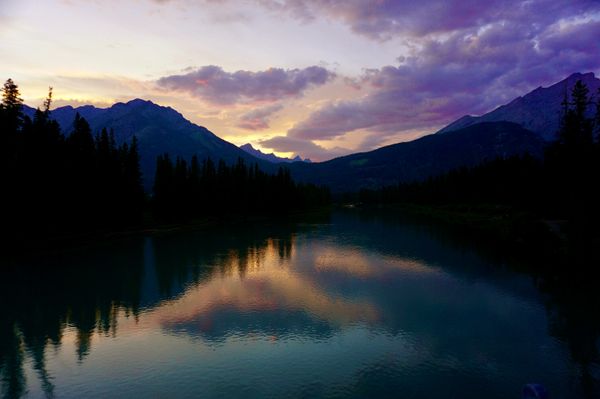 Sunset over Bow River in Banff thumbnail