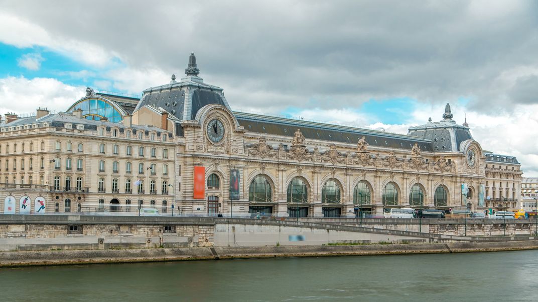 Le Musée d'Orsay, along the Seine