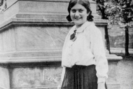 Renia Spiegel in Przemyśl circa 1930