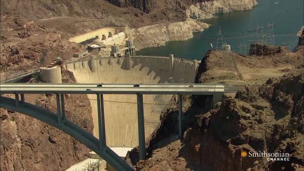 Preview thumbnail for How the 726-Foot-Tall Hoover Dam Was Built Ahead of Schedule
