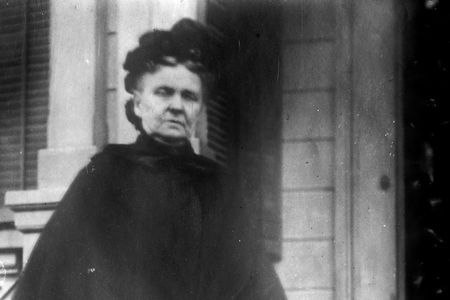 Hetty Green circa 1900 in the black widow's mourning clothes that earned her nickname.