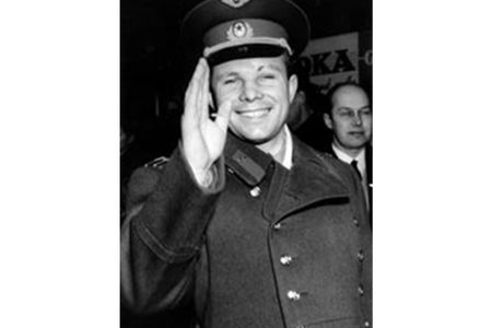 Yuri Gagarin saying hello to the press during a visit to Malmö, Sweden 1964