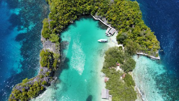 Rufas island in Raja Ampat thumbnail