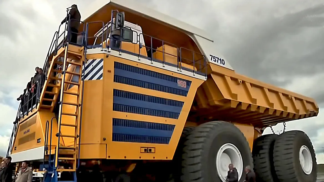 This Is the World's Largest Dump Truck