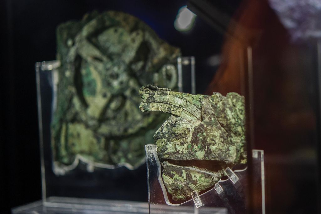 FEB15_J03_Antikythera.jpg