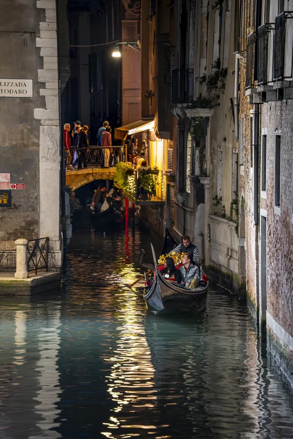 Night time gondolas thumbnail