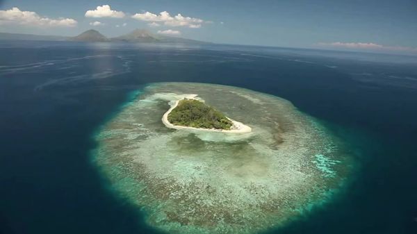 Preview thumbnail for Sponsored Video: Papua New Guinea  A Million Different Journeys