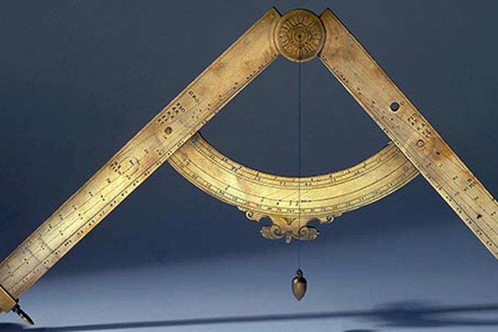 Geometric and military compass