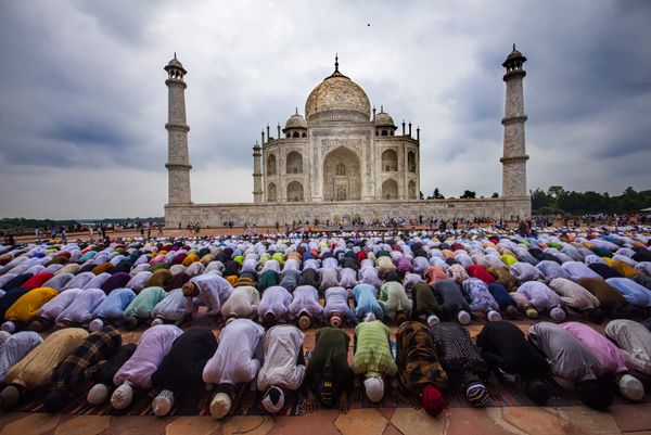 Prayer in front of Taj thumbnail