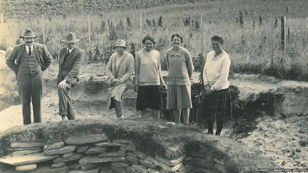 Internet Sleuths Were on the Case to Name the Women Archaeologists in These Excavation Photos
