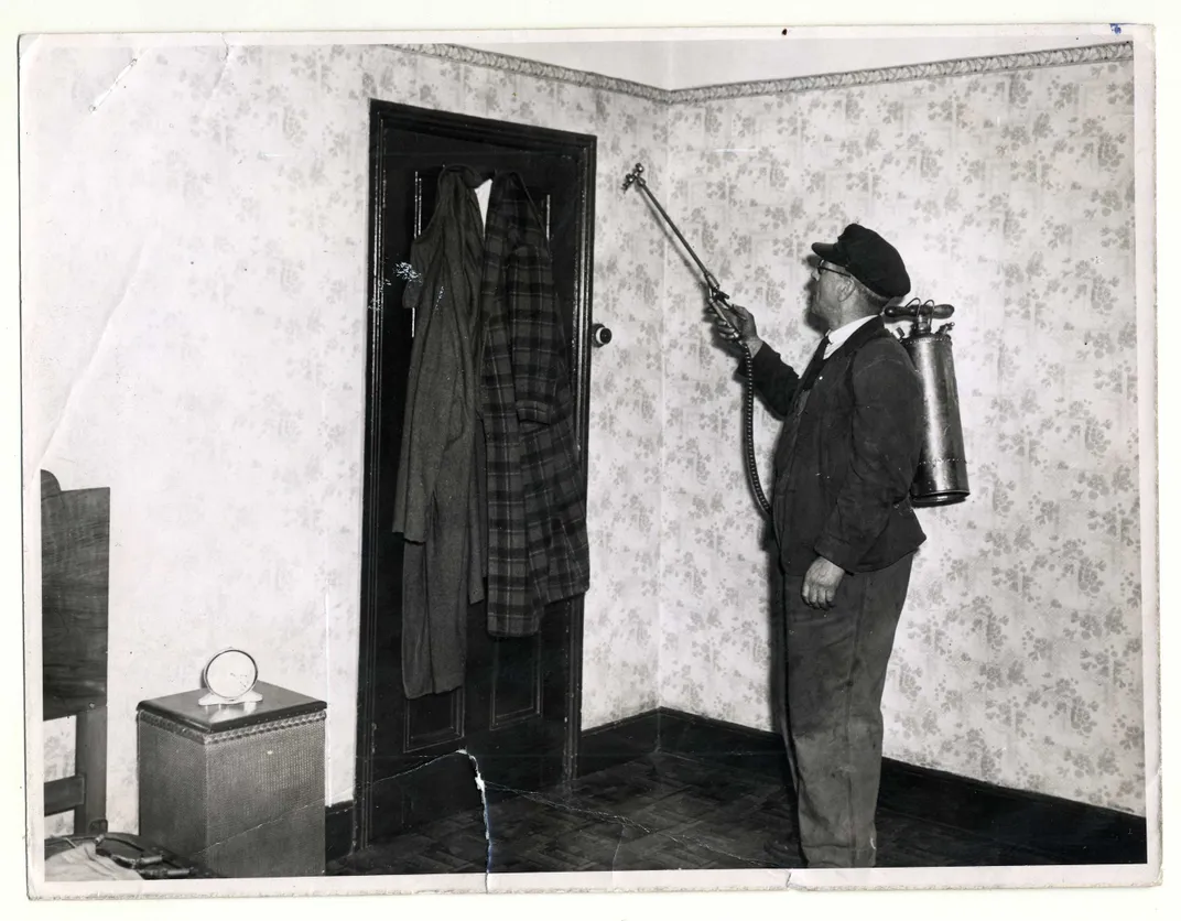 Disinfection spraying and removal of bedding to Millfields Station for steam disinfection, 1951