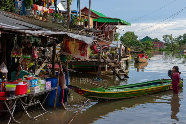 Life in the floating village thumbnail