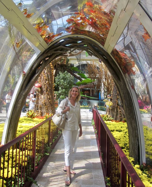 Las Vegas Venetian Hotel archway garden. thumbnail