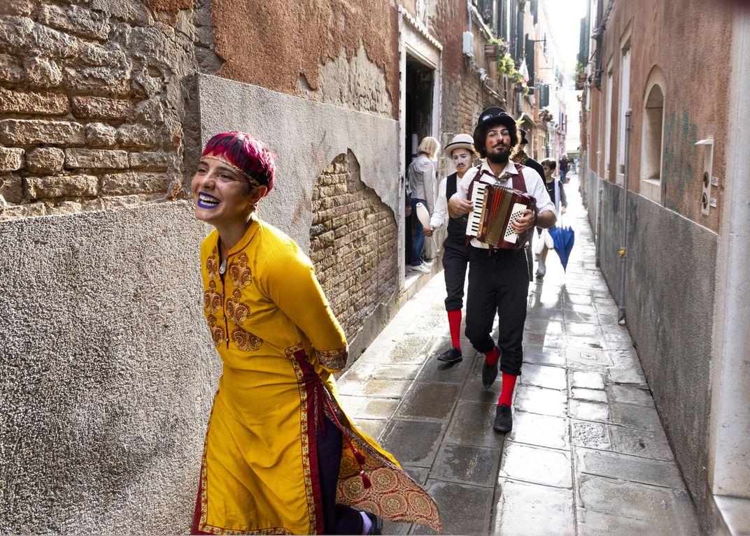 Jugglers no. 2 | Smithsonian Photo Contest | Smithsonian Magazine