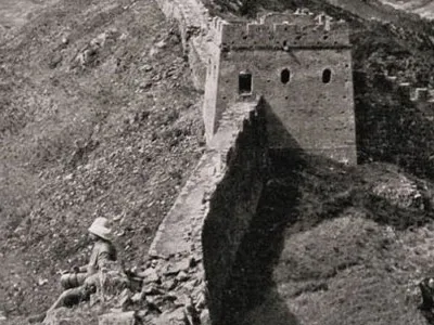 William Edgar Geil on the Great Wall at Luowenyu, June 7, 1908. William Lindesay had thumbed through Geil’s book The Great Wall of China, and was stunned by the photographs, particularly one showing Geil near a tower on a remote section of the wall. Lindesay had a photo of himself in that very spot but noticed that in his the tower was missing.