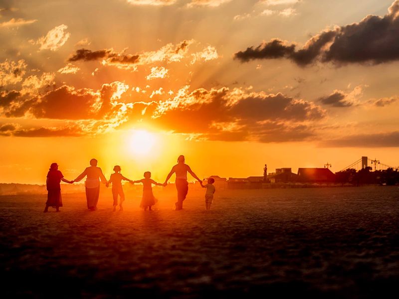 Family in the Sunset | Smithsonian Photo Contest | Smithsonian Magazine