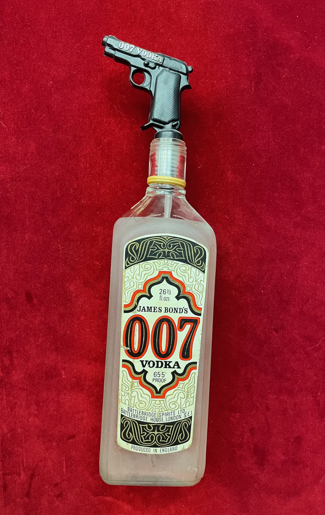 007 vodka bottle