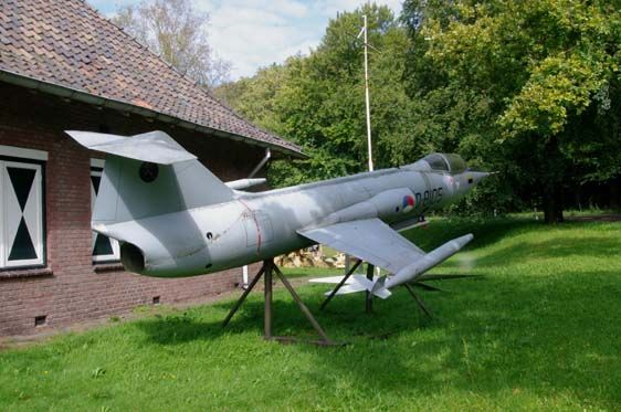 20111219104013121911-Dutch-Starfighter.jpg