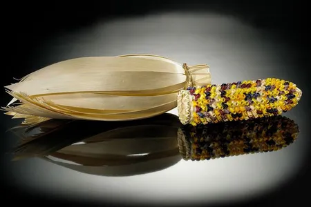 Theresa Secord (Penobscot, b. 1958). Ear of corn basket, 2003. Maine. 26/1694. By looking at Thanksgiving in the context of living cultures, we can make the holiday a more meaningful part of teaching and learning, in school and at home.