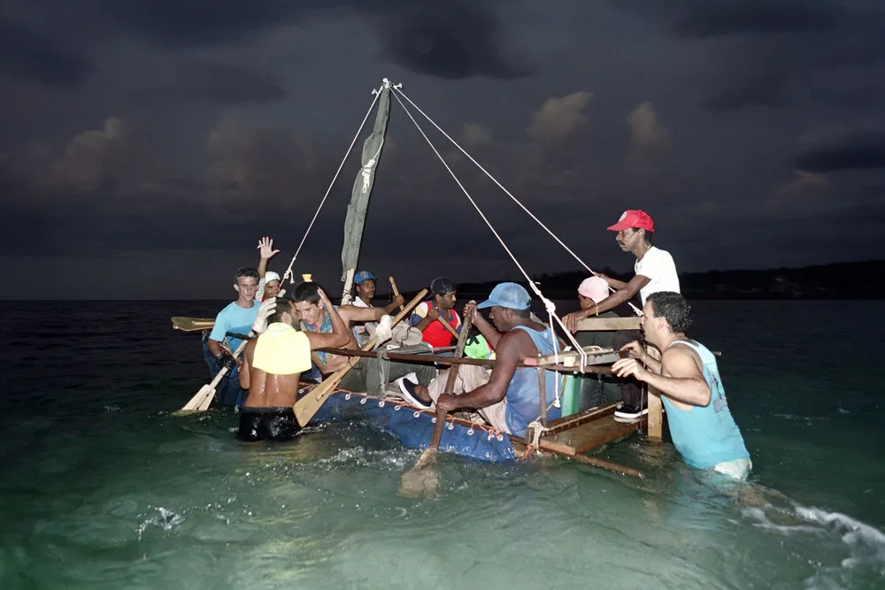 Homemade raft leaves Havana, August 22, 1994