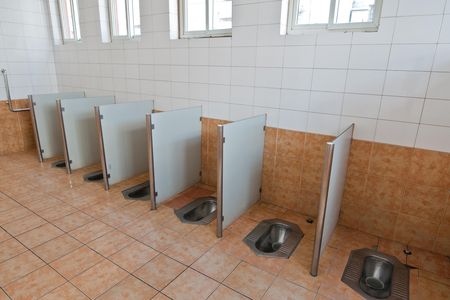 China has vowed to build over 50,000 new toilets and refurbish 100,000 more in a bid to improve sanitation for tourists. 