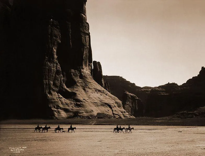 Edward S. Curtis' Canon de Chelly—Navajo (1904).