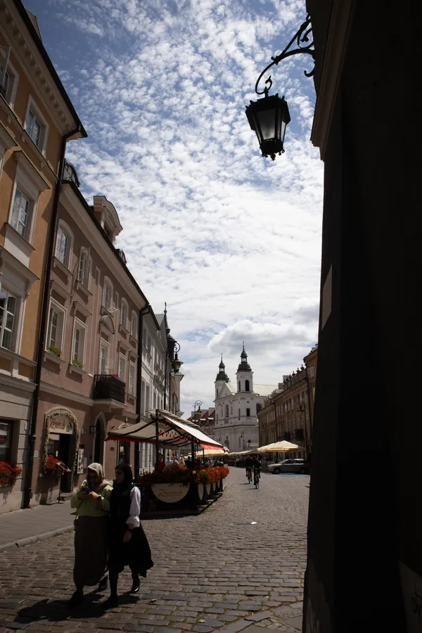 Morning Light in Warsaw’s Old Town thumbnail