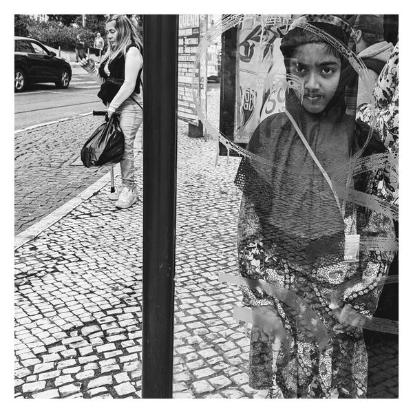 A little girl in Lisbon thumbnail