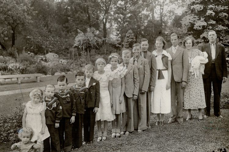 A 1936 photo of the Timleck family, one of four winners of the Great Stork Derby