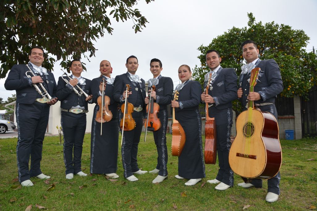 Mariachi Arcoiris de Los Ángeles