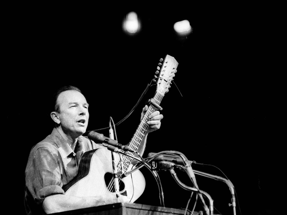 Pete Seeger on Guitar