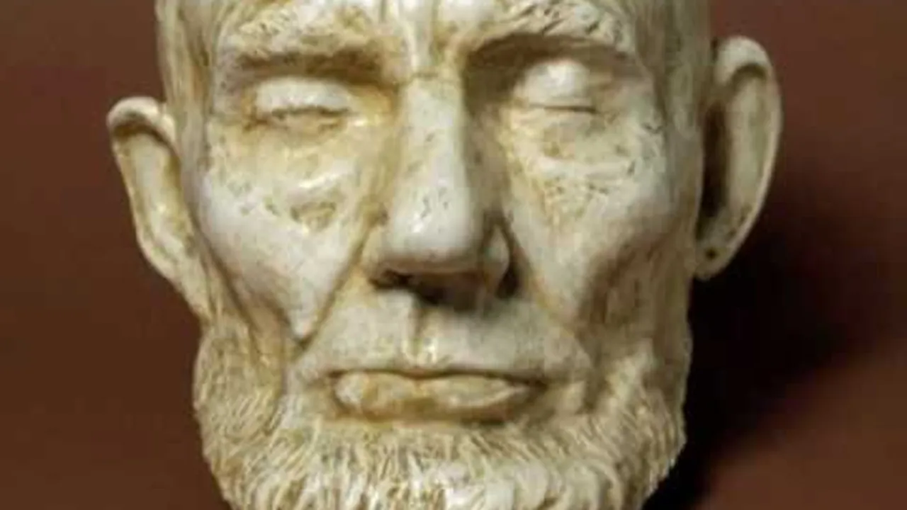 Preview thumbnail for One Life: The Mask of Lincoln