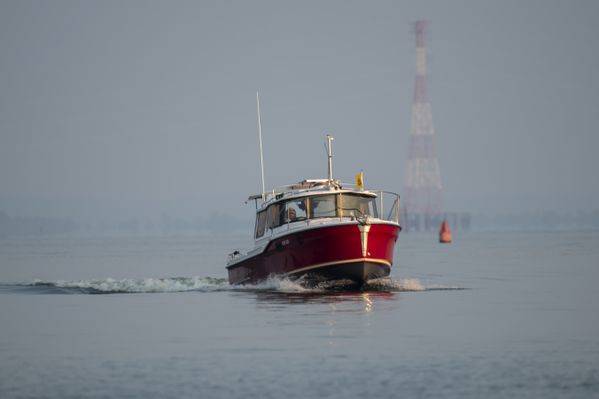 A 2021 Ranger Tug R23 going across KY. lake thumbnail